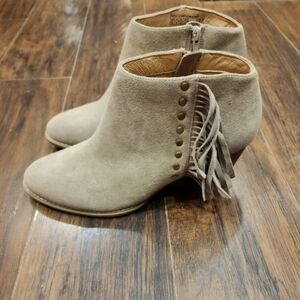 Vionic ankle booties w fringe. Suede leather. Vionic is known for Arch support